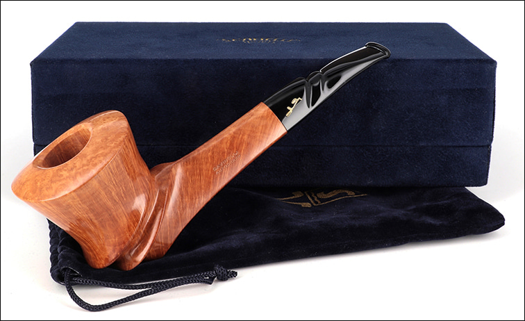 Signature sur le tuyau d'une pipe Savinelli Autograph Creativity